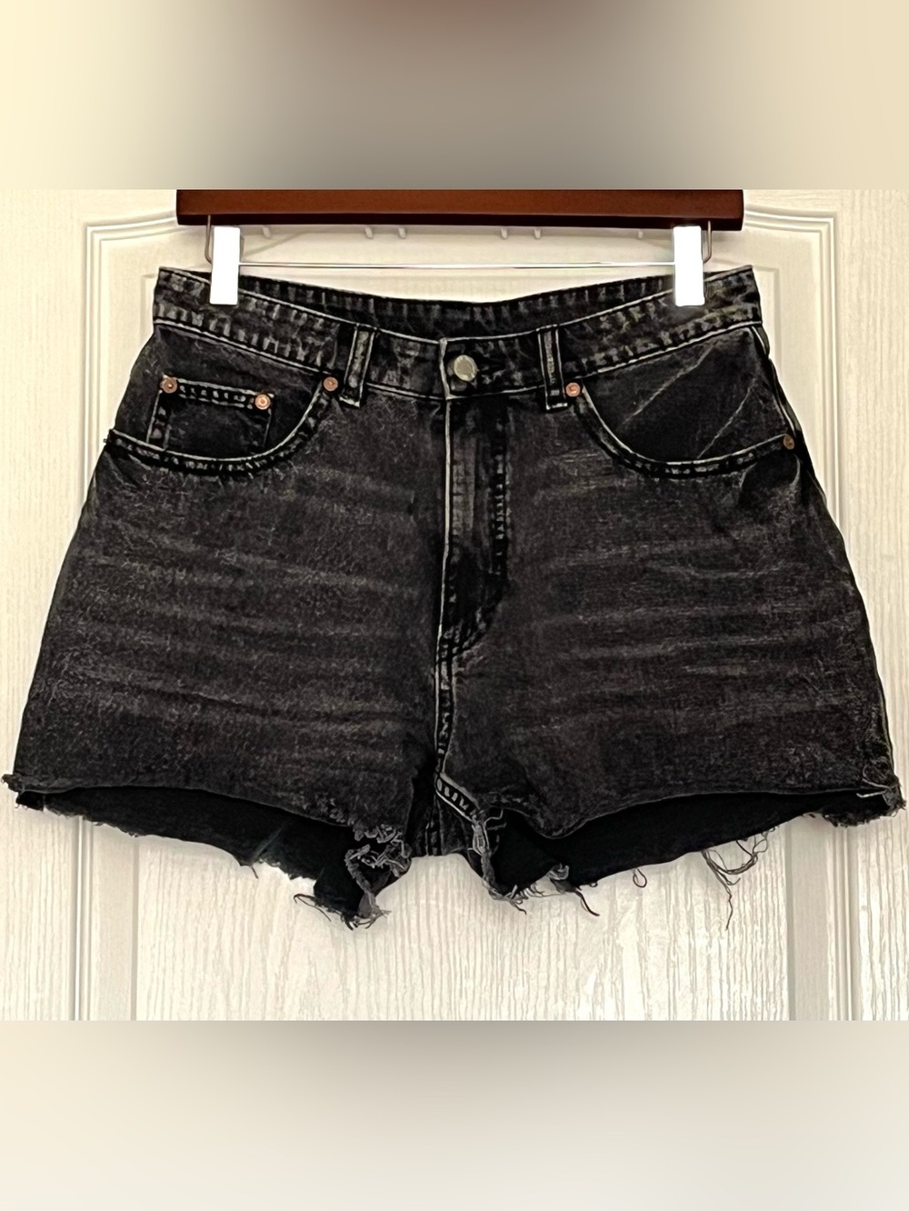 Cheap Monday Donna High Waisted Denim Shorts Dust Black Size 26 Jorts Y2K